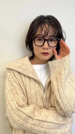 ミディアム 垣内 奈緒のヘアスタイル
