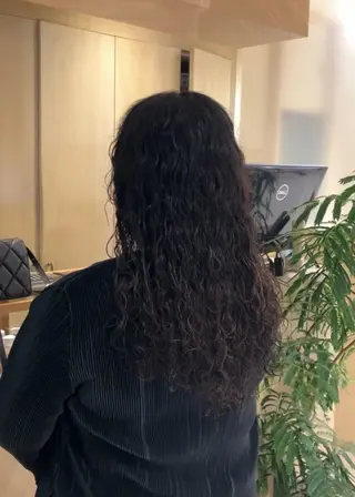 ロング パーマ 久野 紗愛のヘアスタイル