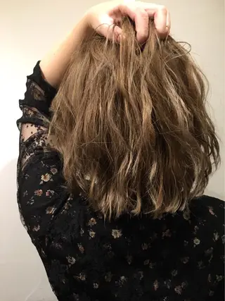 ミディアム カラー yukari 艶髪ヘアのヘアスタイル
