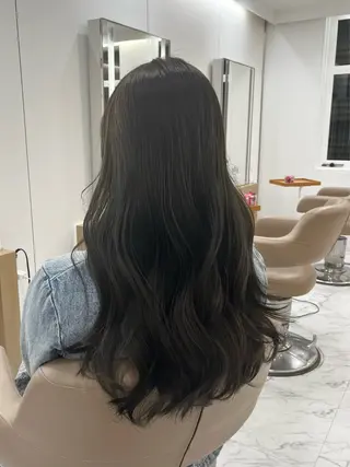 ロング 赤み消し透明感カラー オオヤマのヘアスタイル