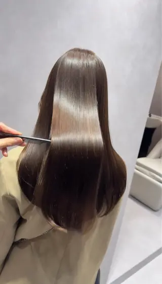 セミロング SALOWIN 新宿三丁目EAST所属・レイヤーカット layercut✂️のヘアスタイル