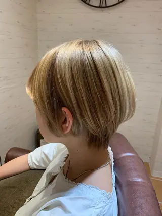 ショート カラー ヘアアレンジ ✨艶髪✨透明感✨ 山内大樹のヘアスタイル