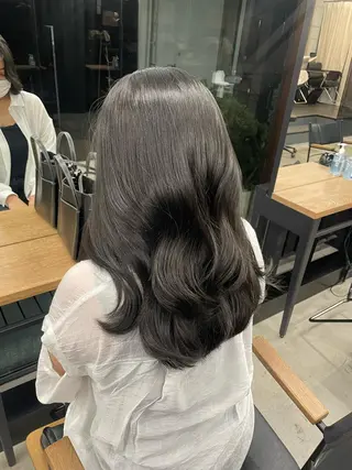 カラー 伊藤 莉奈　韓国ヘアのヘアスタイル
