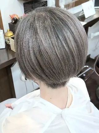 ショート カラー 【大宮】デザイナー Anne 諳 アンのヘアスタイル