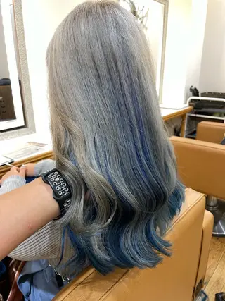 セミロング ブリーチ毛矯正.髪質 改善.髪にドラマをのヘアスタイル