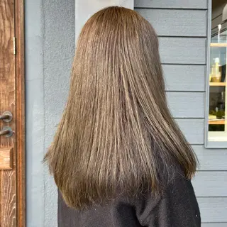 ロング カラー シマダ ユウナのヘアスタイル