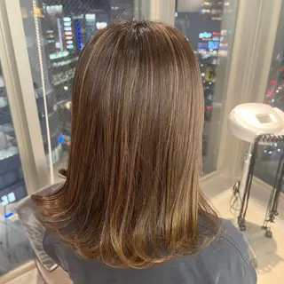 セミロング 艶ハイトーン‪‪🔆 ️️️安座間 希のヘアスタイル