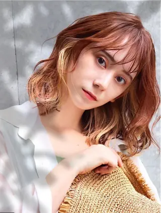 ミディアム レイヤー専門家 ダブルカラー修のヘアスタイル