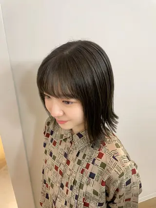 ミディアム カラー ayano / 透明感・くすみカラーのヘアスタイル