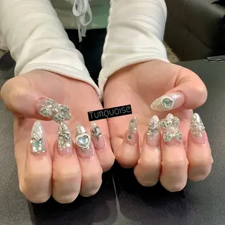 ネイル 個性派ネイルサロン 💅🏼ターコイズのネイルデザイン