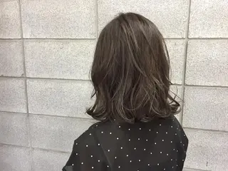 ミディアム カラー ITO YUKIのヘアスタイル
