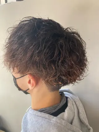ショート パーマ メンズ 寳泉 章弘のヘアスタイル