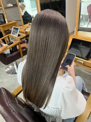 カラー 秋山 美奈のヘアスタイル