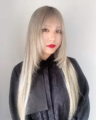 ロング カラー ハイトーン/レイヤー 似合わせ・ユキノのヘアスタイル