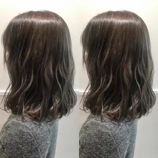 ミディアム カラー 小栗 麻衣のヘアスタイル