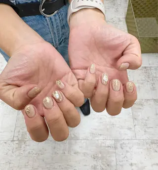 ネイル 吉田 里菜のネイルデザイン