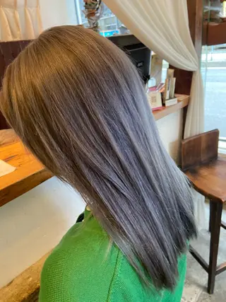 カラー 西田 莉緒のヘアスタイル