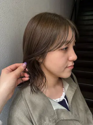 ミディアム カラー レイヤー/ベージュ/ Yurika🐝🤎のヘアスタイル