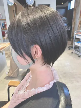 ショート カラー レイヤーカット/前髪 顔まわり/大田哲也のヘアスタイル
