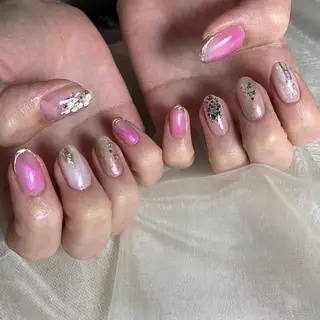 ネイル 里見 麗のネイルデザイン