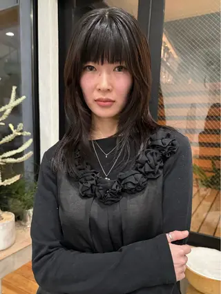 ミディアム イシイ モエカのヘアスタイル