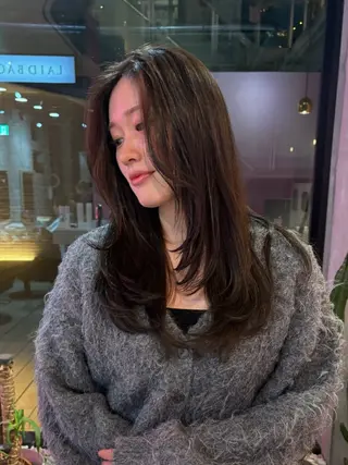 セミロング カラー 艶感透明感カラー🤍 hinaのヘアスタイル