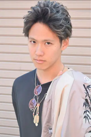 ショート カラー パーマ メンズ イシイ リョウヘイのヘアスタイル