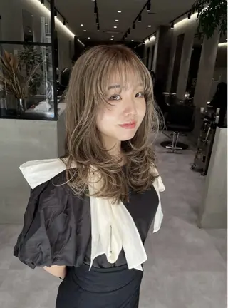 ロング 神戸レイヤーカット 顔周り／骨格診断のヘアスタイル