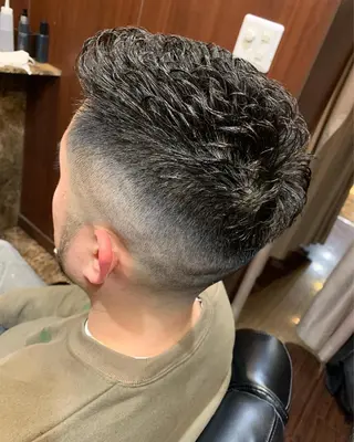 ショート 羽木 隆徒のヘアスタイル