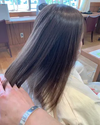ミディアム カラー Artist 藤﨑紘成のヘアスタイル