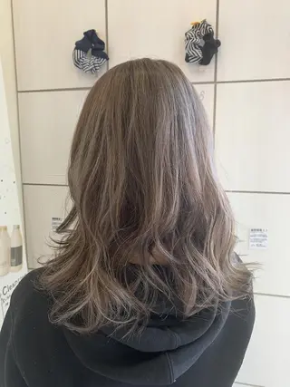カラー SALOWIN栄 高須大貴のヘアスタイル