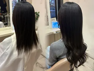 ロング ハイトーンカラー シールエクステのヘアスタイル