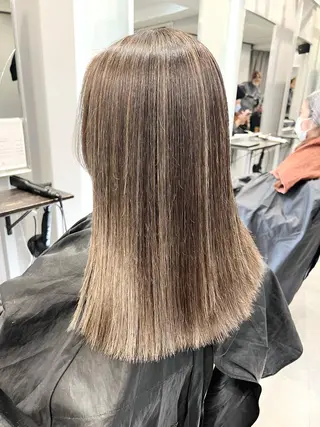 セミロング KYOKO 【Bear】のヘアスタイル