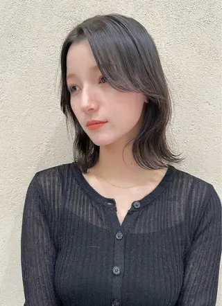 ミディアム カラー 韓国レイヤーカット 🧸ベージュカラーのヘアスタイル