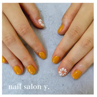 ネイル nailsalon y.のネイルデザイン