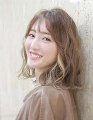 カラー Earth中島 育枝のヘアスタイル
