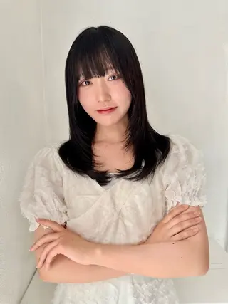 ミディアム 🤍レイヤー/ 縮毛矯正🖤菊池瑛士のヘアスタイル