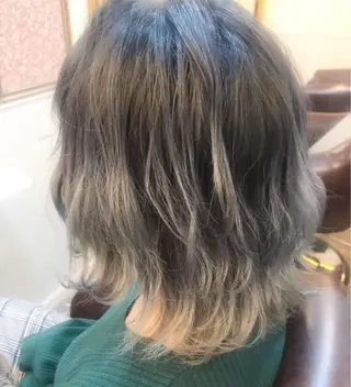 ミディアム カラー 岩谷/ブリーチ 🪽透明感カラーのヘアスタイル