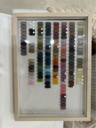 ネイル Salondevi2 isanaのネイルデザイン