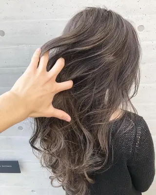 ロング カラー ヘアアレンジ 【公式】amble luxe池袋東口🩷のヘアスタイル