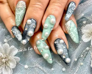 ロング サロンドラフィーユ LAFEUILLEのネイルデザイン