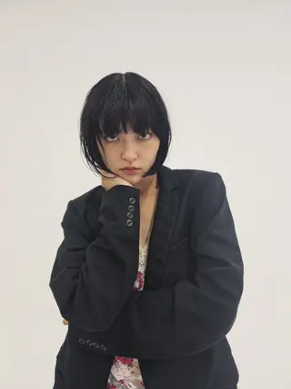 ミディアム OMA　 カタギシのヘアスタイル