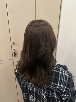 カラー Miki .のヘアスタイル