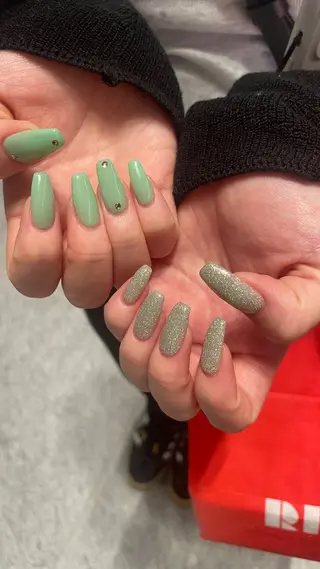 ネイル Nail&Beaut yコルン　SARAのネイルデザイン