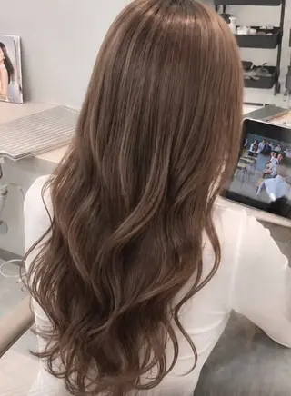 セミロング カラー 艶カラー ／韓国風カラーのヘアスタイル