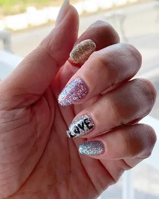 ネイル 新山 聖のネイルデザイン