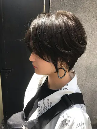 ショート カラー 赤み消し韓国ヘア レイヤー縮毛🤍渡邉のヘアスタイル