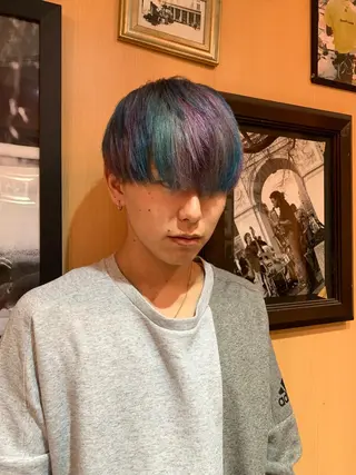 ショート カラー メンズ ヨシダ アズサのヘアスタイル