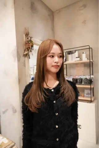 セミロング カラー なかやま れいかのヘアスタイル