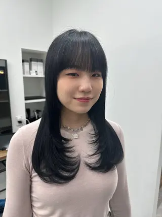 ロング カラー 𝘀𝗮𝗲 ⑅*/ 艶髪/ショートボブのヘアスタイル